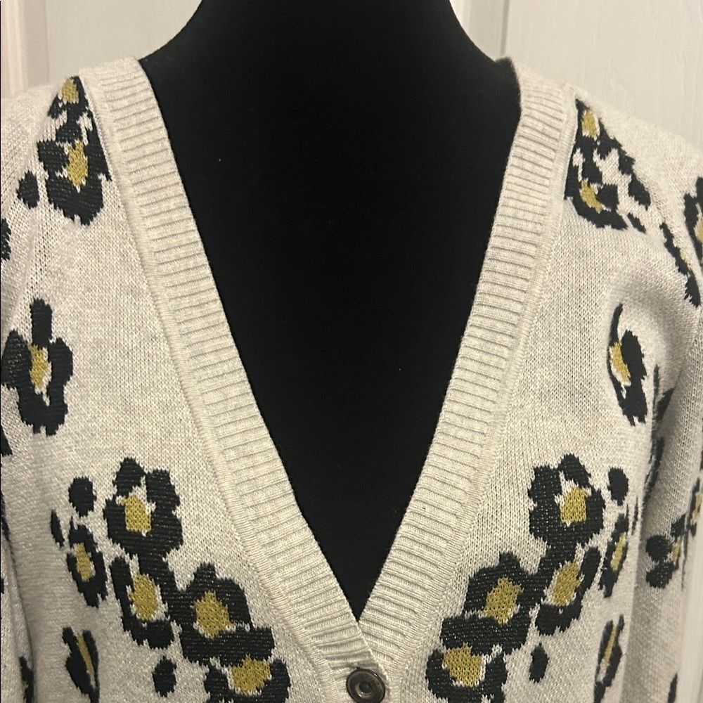 CAbi Cream Floral Cardigan Sweater style 5277   B - Picture 6 of 9